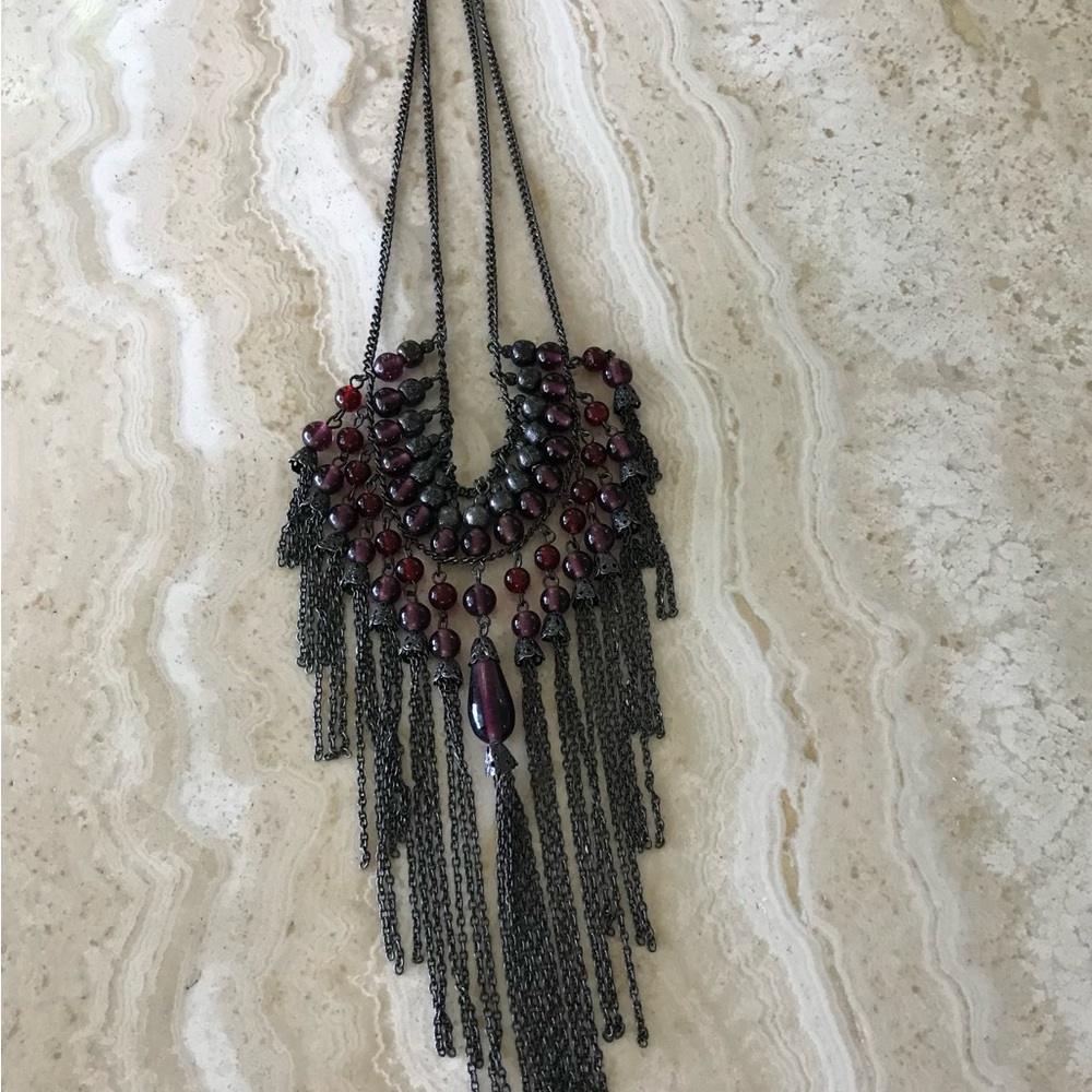 CRANBERRY AND PEWTER GLASS AND METAL BEAD CHAIN NECKLACE